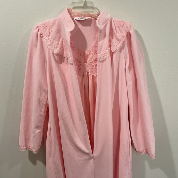 Vintage Vanity Fair 2 Pc Pink Lace Nightgown & Robe Peignoir Set Size Small - Picture 11 of 11